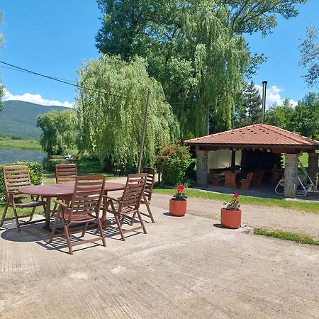 Apartamento Gacka Idila Otočac Exterior foto