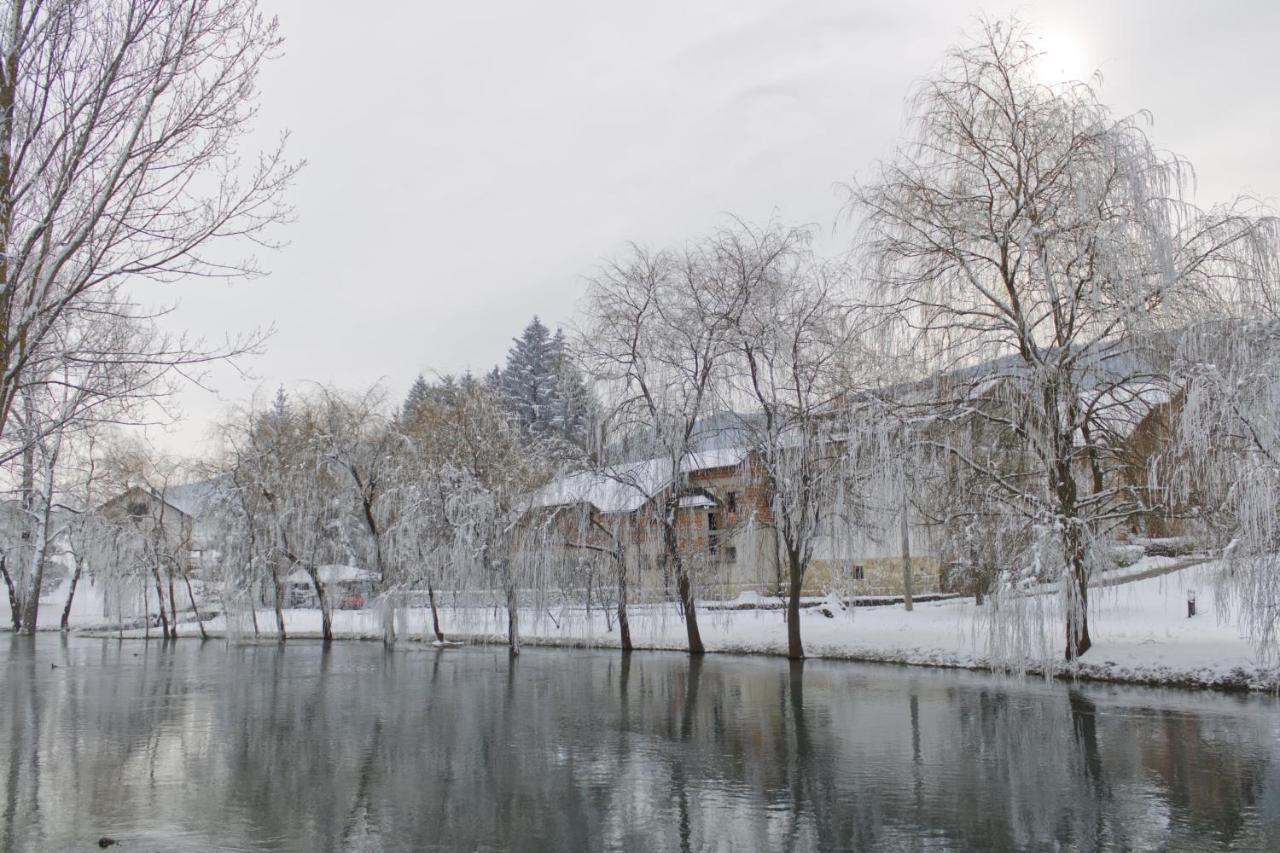 Apartamento Gacka Idila Otočac Exterior foto