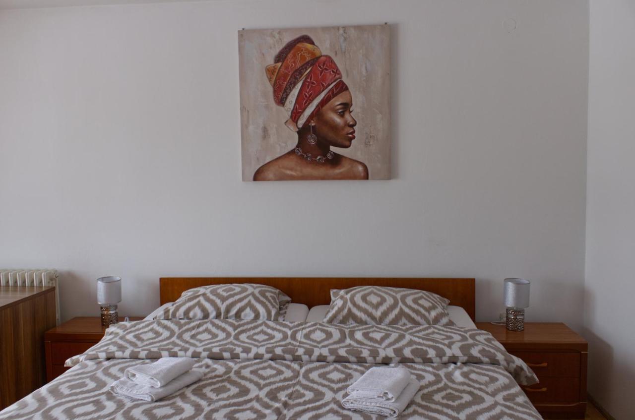 Apartamento Gacka Idila Otočac Exterior foto