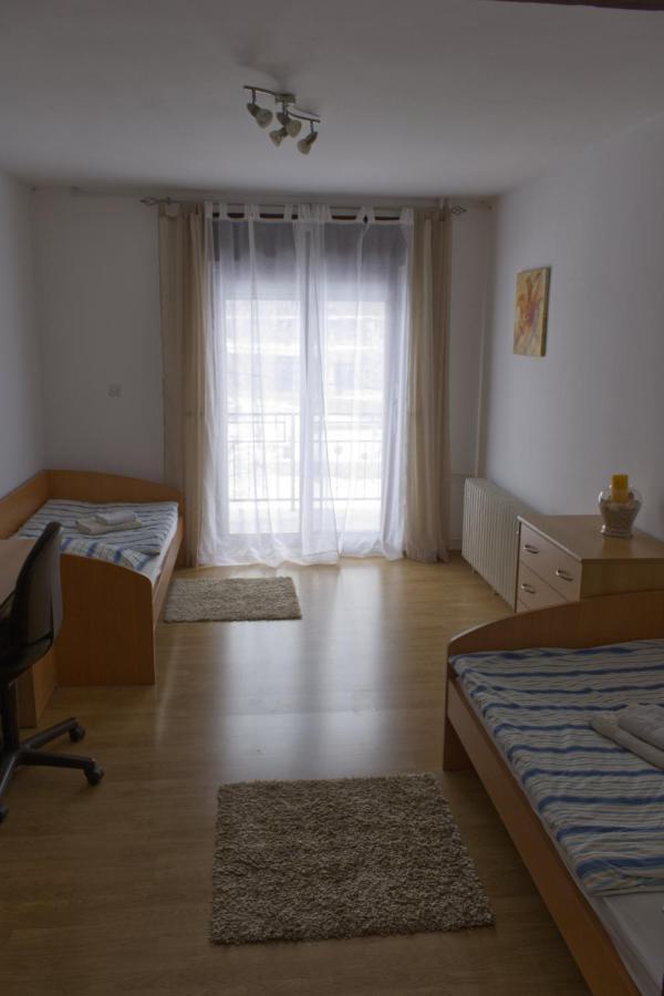 Apartamento Gacka Idila Otočac Exterior foto