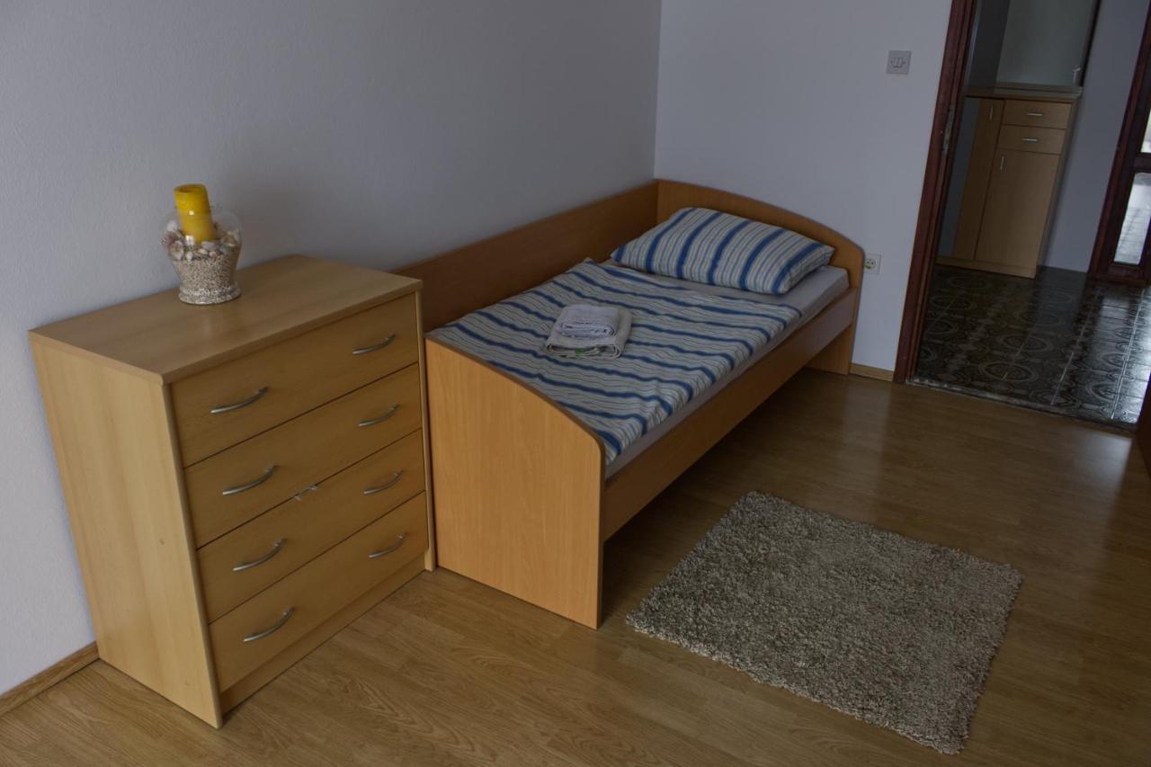 Apartamento Gacka Idila Otočac Exterior foto