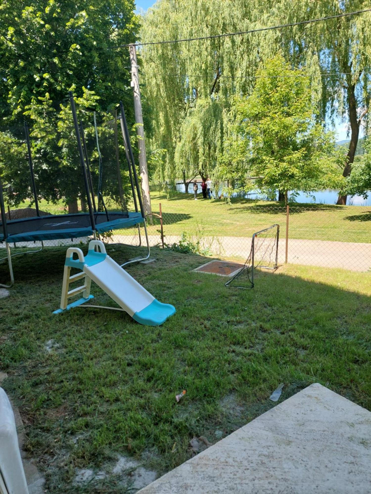 Apartamento Gacka Idila Otočac Exterior foto